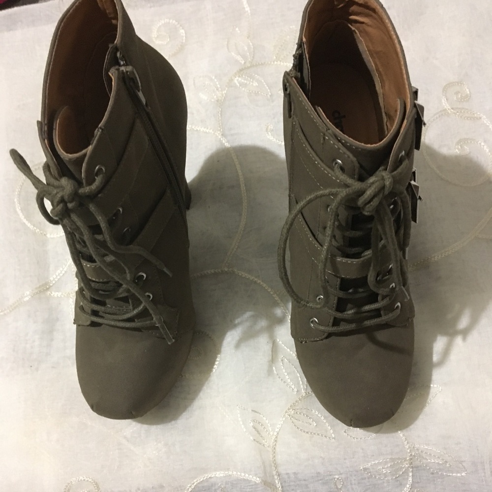 Shoe